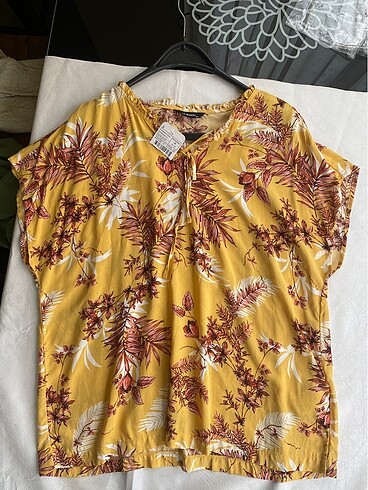 XXL beden çiçek desenli sarı renk bluz - Görsel 3