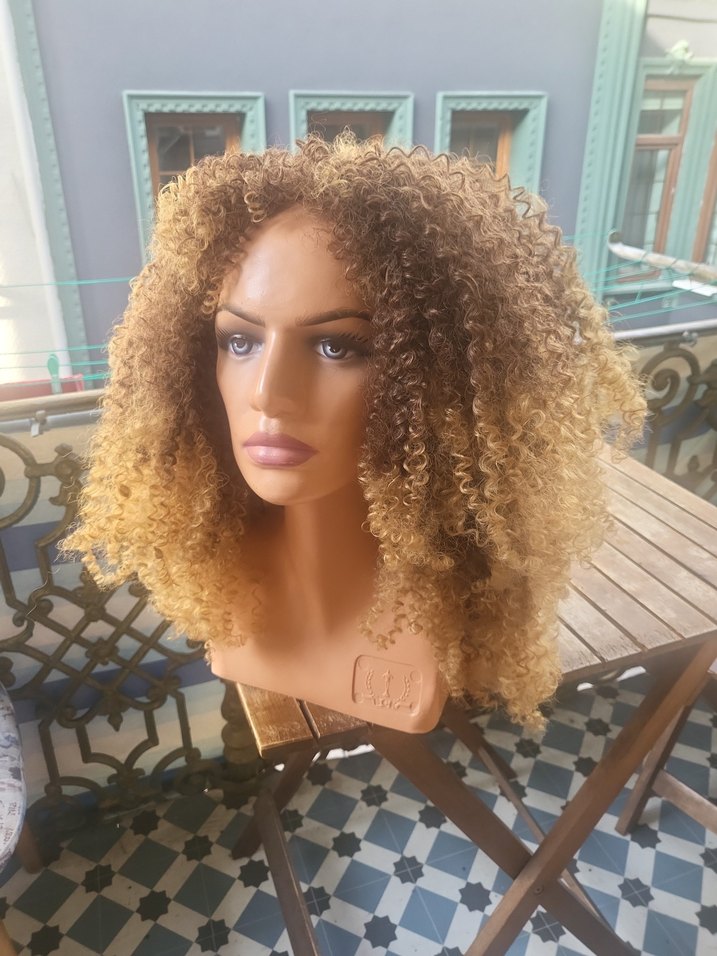 Koyu Bej Bukleli Bohem Afro kivircik Peruk sentetik - Görsel 5