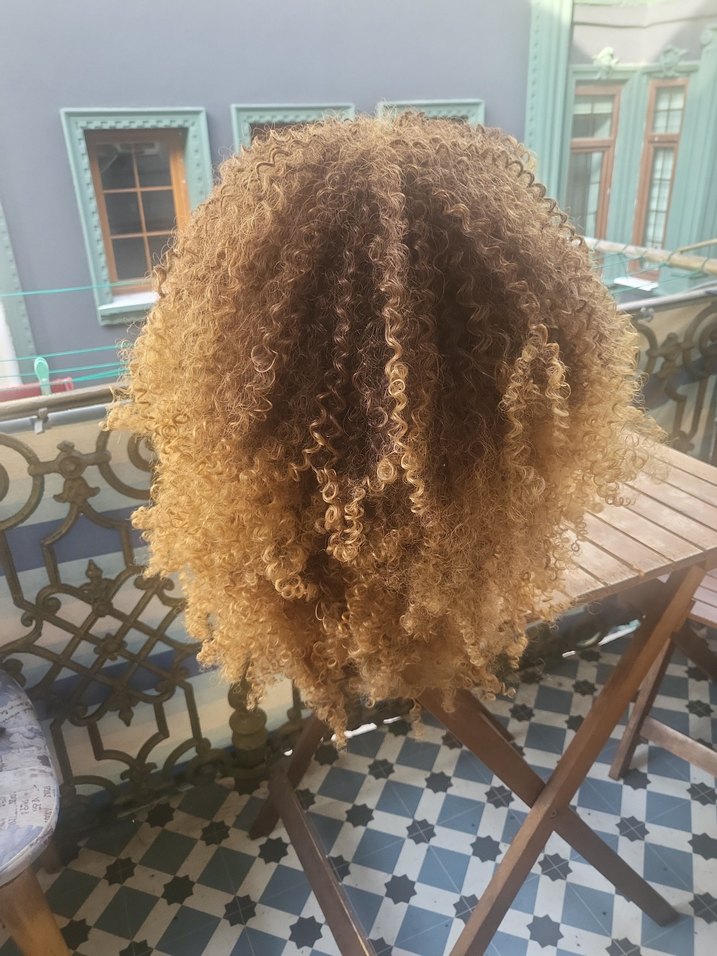 Koyu Bej Bukleli Bohem Afro kivircik Peruk sentetik - Görsel 2