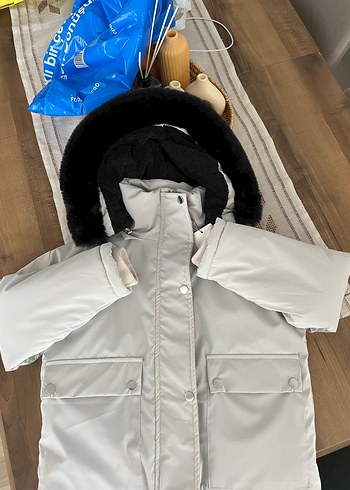 Gri Kürklü Kapüşonlu  Mont - Görsel 3