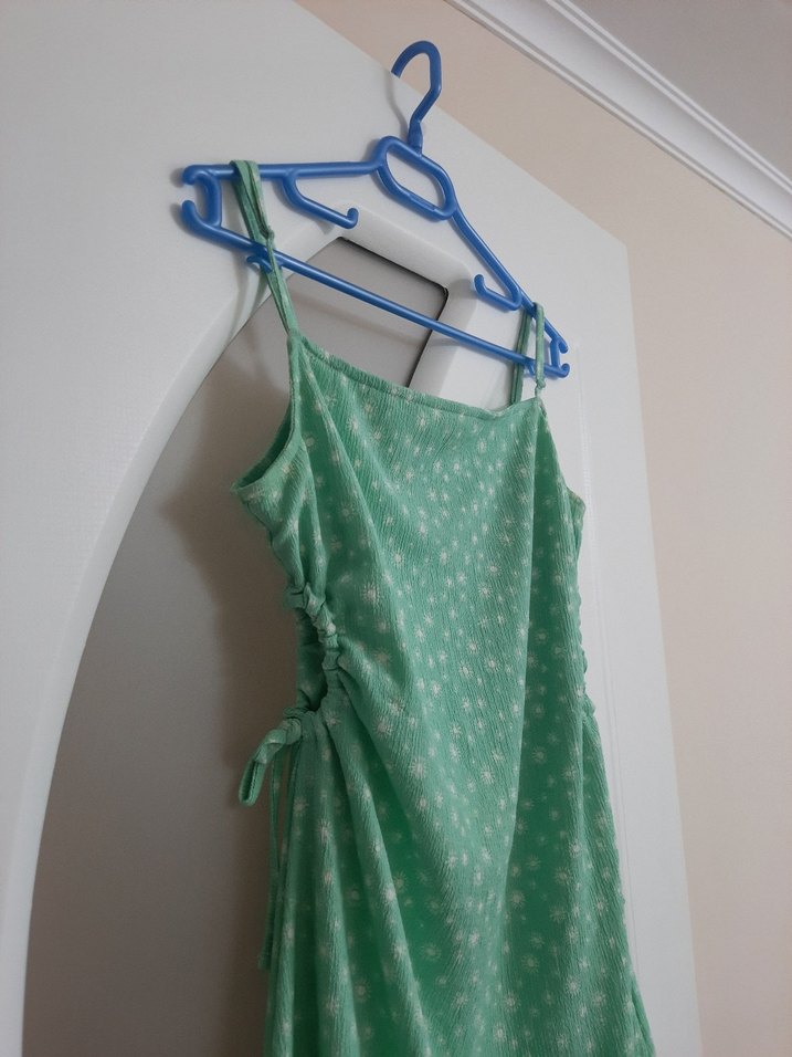 Yeşil Askılı Elbisesi - Görsel 3