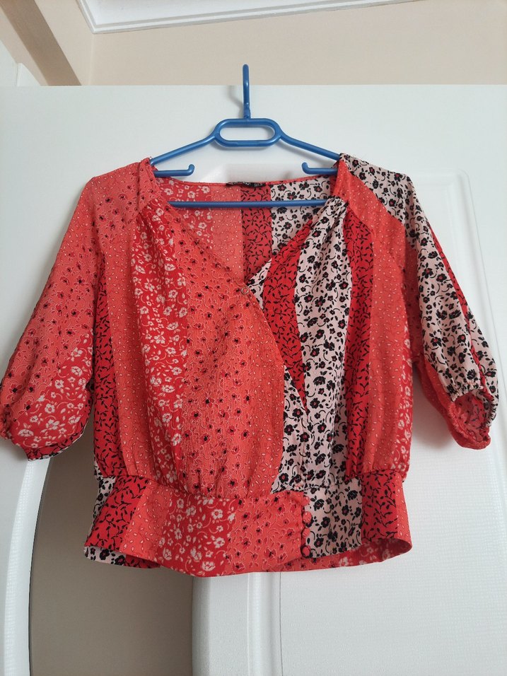 Kırmızı Bağlamalı V Yaka Bohem Bluz - Görsel 2