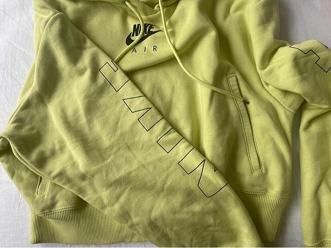 s Beden Nike cropped hoodie