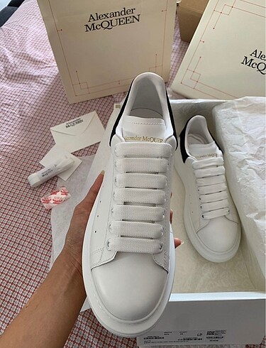 39 Beden Alexander McQueen