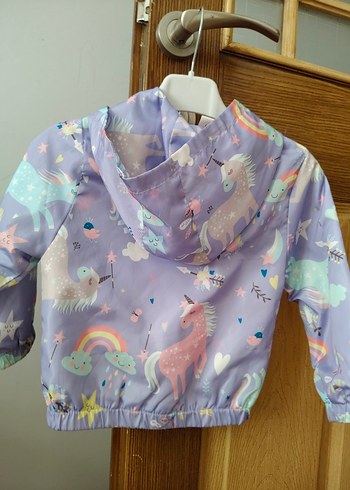 Mor Desenli Kız Çocuk Yağmurluk - Görsel 2