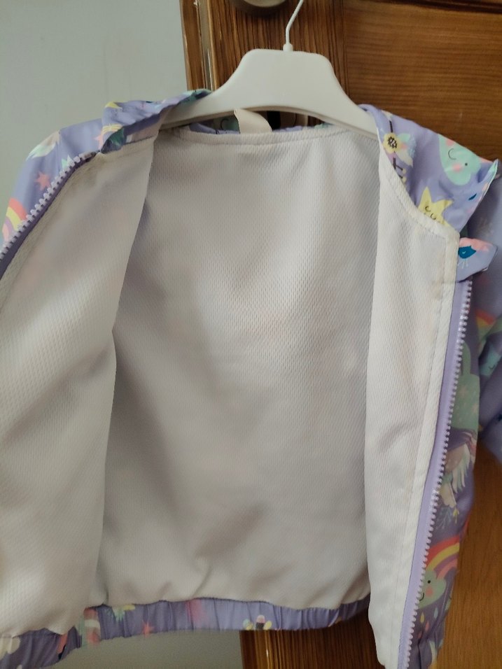 Mor Desenli Kız Çocuk Yağmurluk - Görsel 4