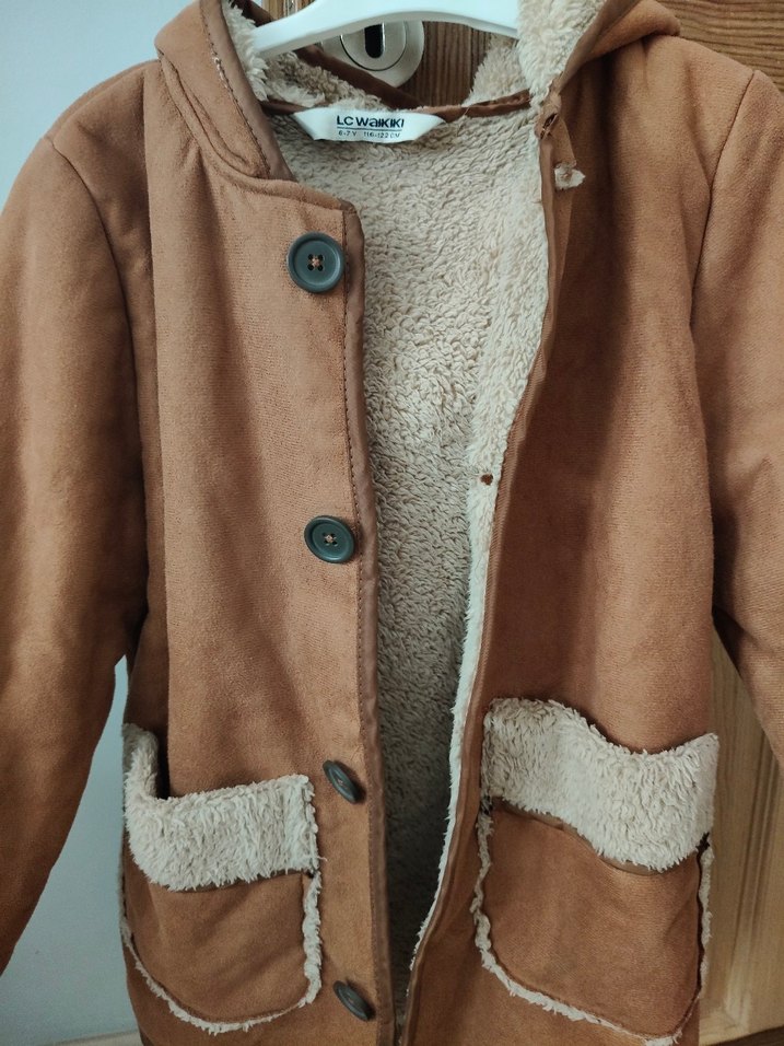 Düğmeli Kahverengi Süet Erkek Çocuk Kabanı - Görsel 4