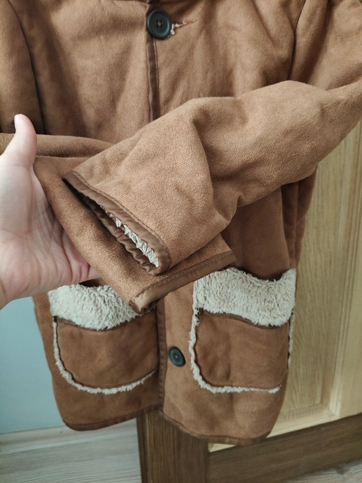 Düğmeli Kahverengi Süet Erkek Çocuk Kabanı - Görsel 3