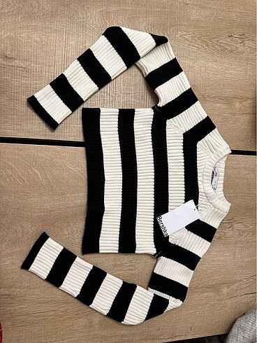Bershka Çizgili Crop Kazak