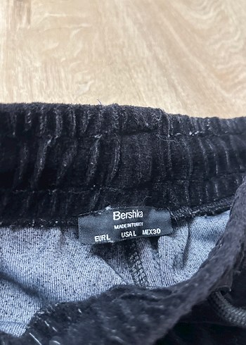 Bershka Siyah Kadife Kadın Mini Şort