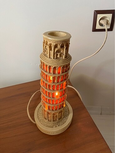 Diğer PİZZA KULESİ ŞEKLİNDE LAMBA