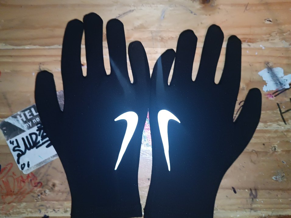 Nike reflektörlü eldiven - Görsel 2