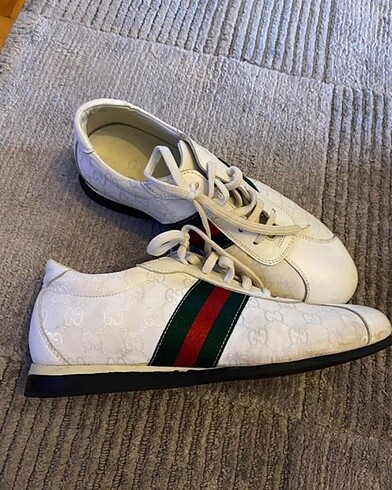 37 Beden beyaz Renk Gucci ayakkabı