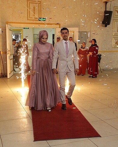 Pembe abiye elbise