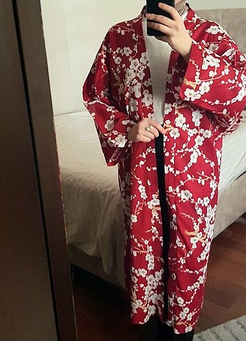 Kırmızı Çiçekli Kimono
