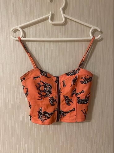 bershka sırt dekolteli desenli turuncu korse crop
