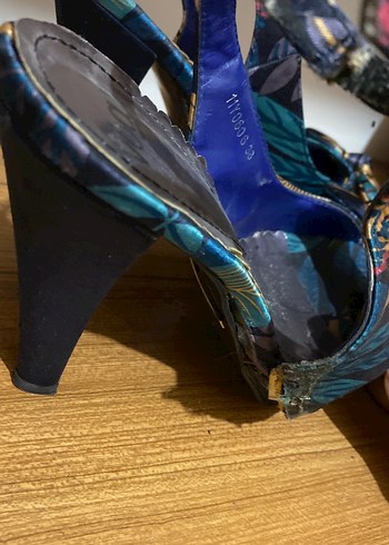 38 Beden Çiçek desenli yüksek topuklu yazlık veya abiıyr ayakkabı