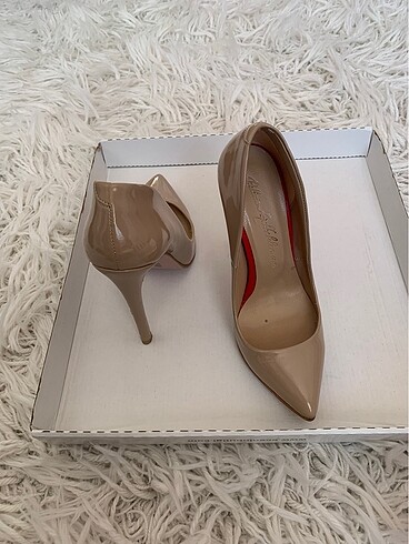 Nude Stiletto