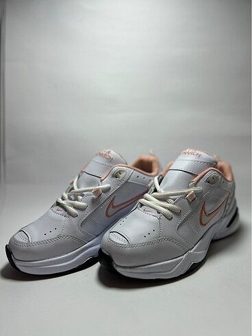 38 Beden beyaz Renk Nike Air Monarch Ayakkabı 36-37-38-39-40