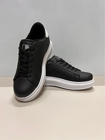 38 Beden siyah Renk Yeni Sezon Siyah Sneaker ? Minimal ve Modern Tasarım