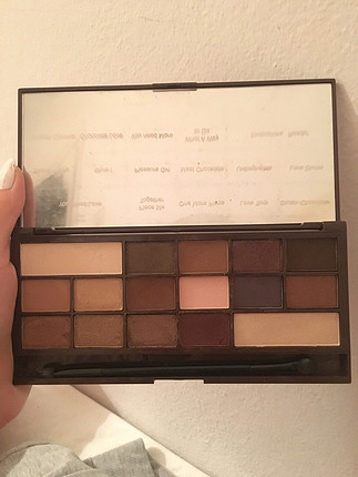 I HEART REVOLUTION- I HEART CHOCOLATE PALETTE