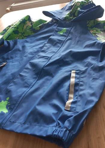 Renkli Bağlama Desenli Erkek Çocuk Yağmurluk - Görsel 3