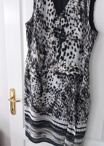 Kemer Detaylı Gri Zebra Desenli Midi Elbise - Görsel 2