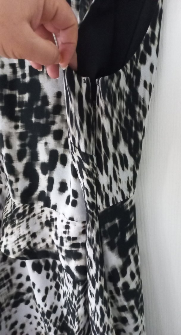 Kemer Detaylı Gri Zebra Desenli Midi Elbise - Görsel 3