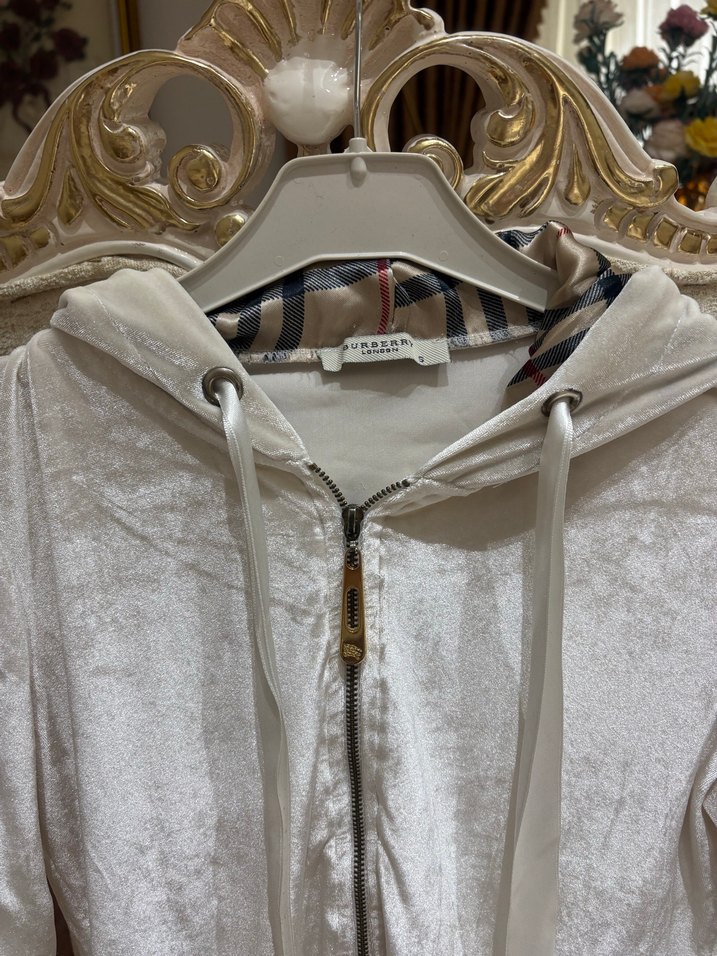 Kapüşonlu Beyaz Nakışlı Fermuarlı Sweatshirt - Görsel 5