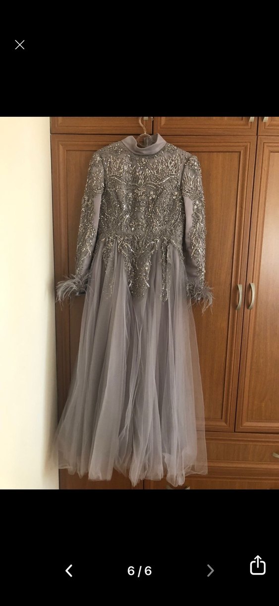 İnci İşlemeli Gri Uzun Abiye Elbise - Görsel 2