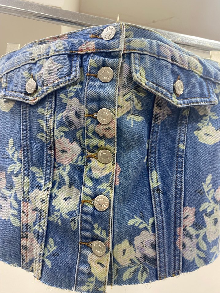 Çiçek Desenli Düğmeli Kot Bustiyer - Görsel 2