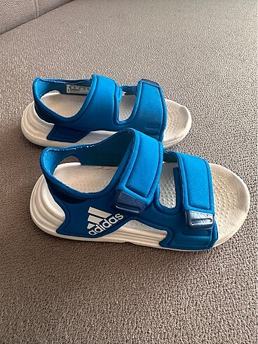 23 Beden Adidas erkek çocuk sandalet