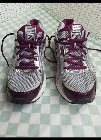 42.5 Beden Brooks DYAD 7