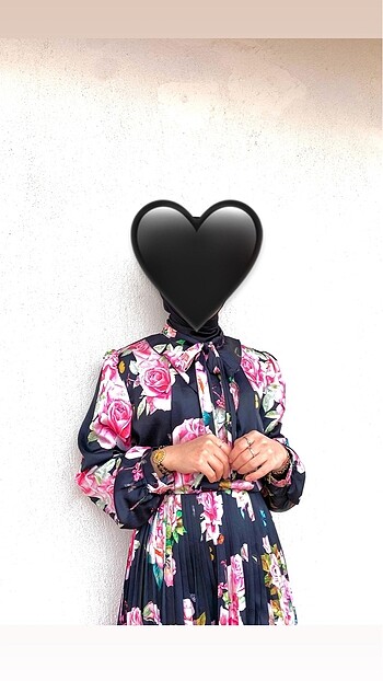 40 Beden Gül detaylı elbise