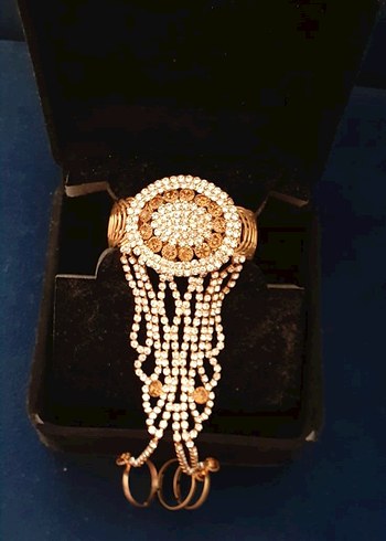 Altın Renkli İşlemeli Kadın El Zinciri - Görsel 2