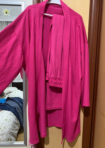 38 Beden Pembe kimono ve Pantolon Takımı