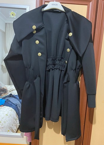 Düğmeli Siyah Midi Kadın ceket