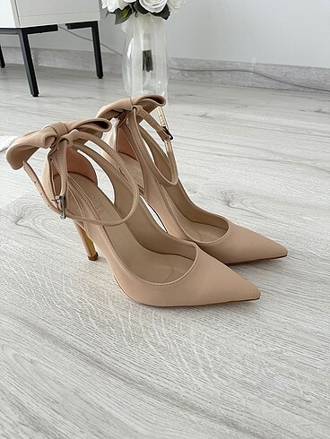 Diğer Fiyonk detaylı stiletto