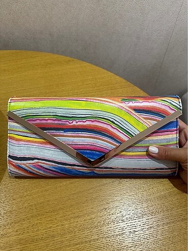 Aldo clutch