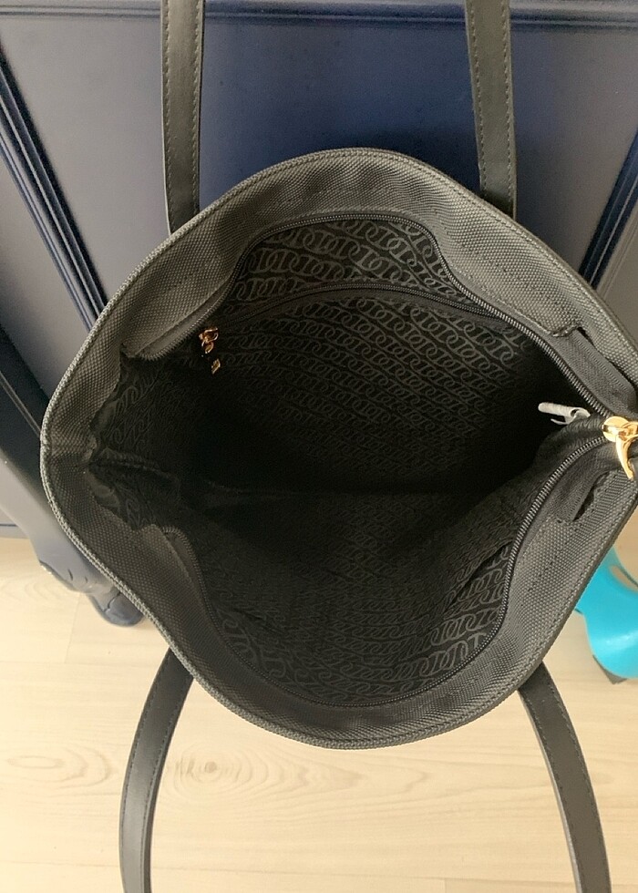 Orijinal us polo çanta sayılı kullanılldı arkasında çok hafif be - Görsel 3