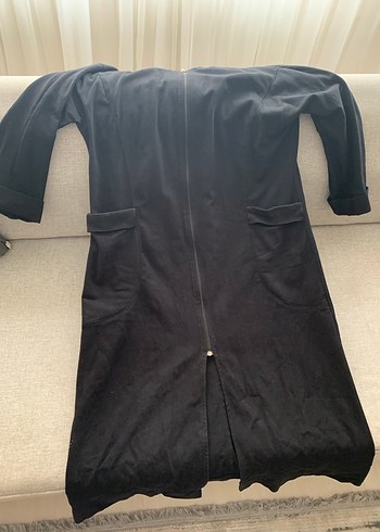 Kadın Siyah Uzun Fermuarlı Kap invee markasına aittir - Görsel 2