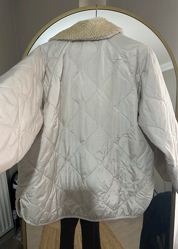 Bej Düğmeli Midi Yakası Peluş Kadın Kapitone Mont - Görsel 4