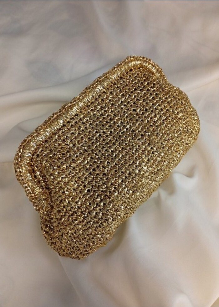 Altın Renkli Örgü Kadın Portföy Çanta - Görsel 3