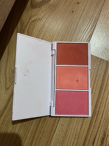 Pastel Allık far