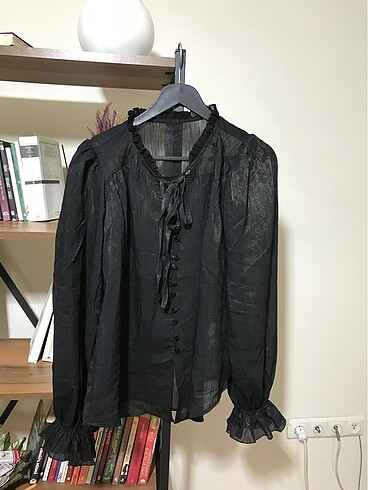 H&M İpekyol yeni sezon siyah gömlek