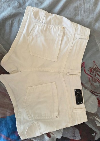 Bershka düşük bel yk2 beyaz kot şort