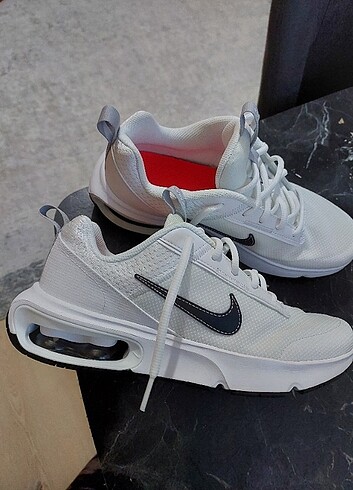 40 Beden beyaz Renk Orjinal nike