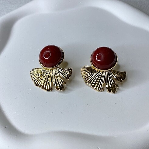 Aksesuar bordo küpe