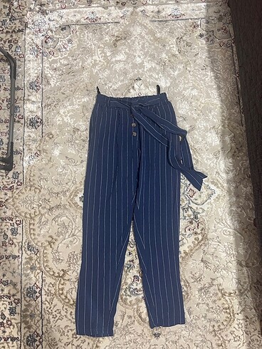 m Beden çeşitli Renk 4 pantolon 700 tl