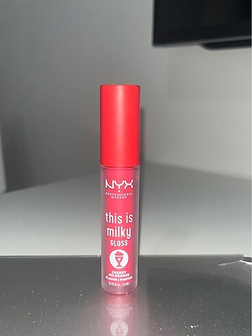 NYX THİS İS MİLKY GLOSS - CHERRY MİLKSHAKE